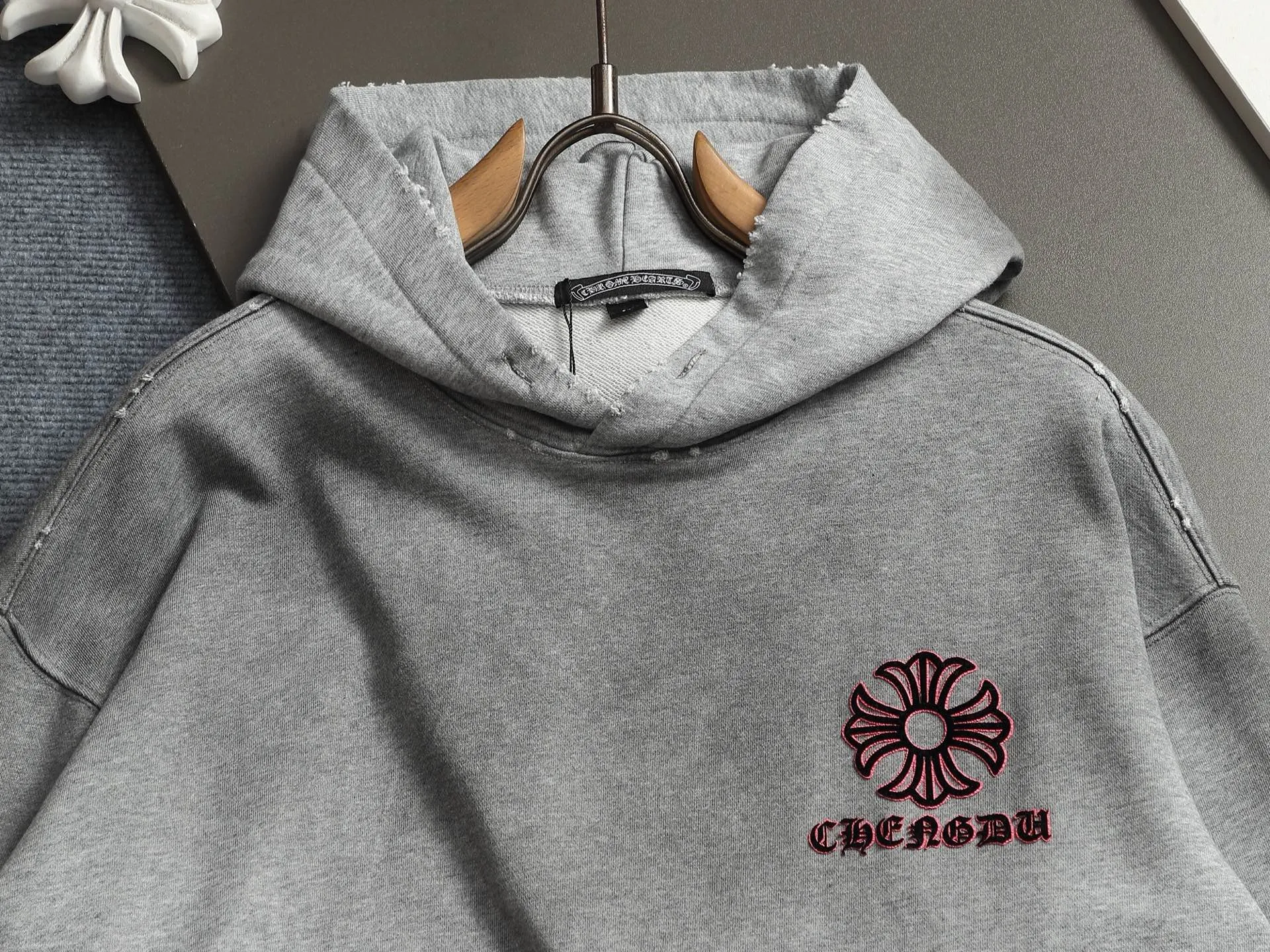 𝗖𝗵𝗿𝗼𝗺𝗲 𝗛𝗲𝗮𝗿𝘁𝘀/ 2026 New Arrival Original 👑 ！ ！ ！ 👍 ✂️Quality , ！ 。 ： ➕100% 。Authentic ➕ ➕3D ➕ ： ！ ！ Authentic ！ Same Style ！ Black Dark Gray Light Gray Size：S-XL